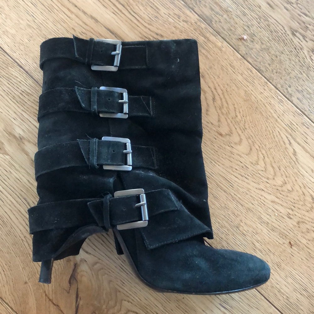 Black ankle boots by Guess